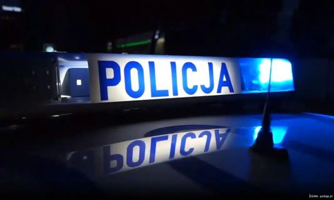 Policja ostrzega przed niebezpieczeństwem chodzenia po lodzie